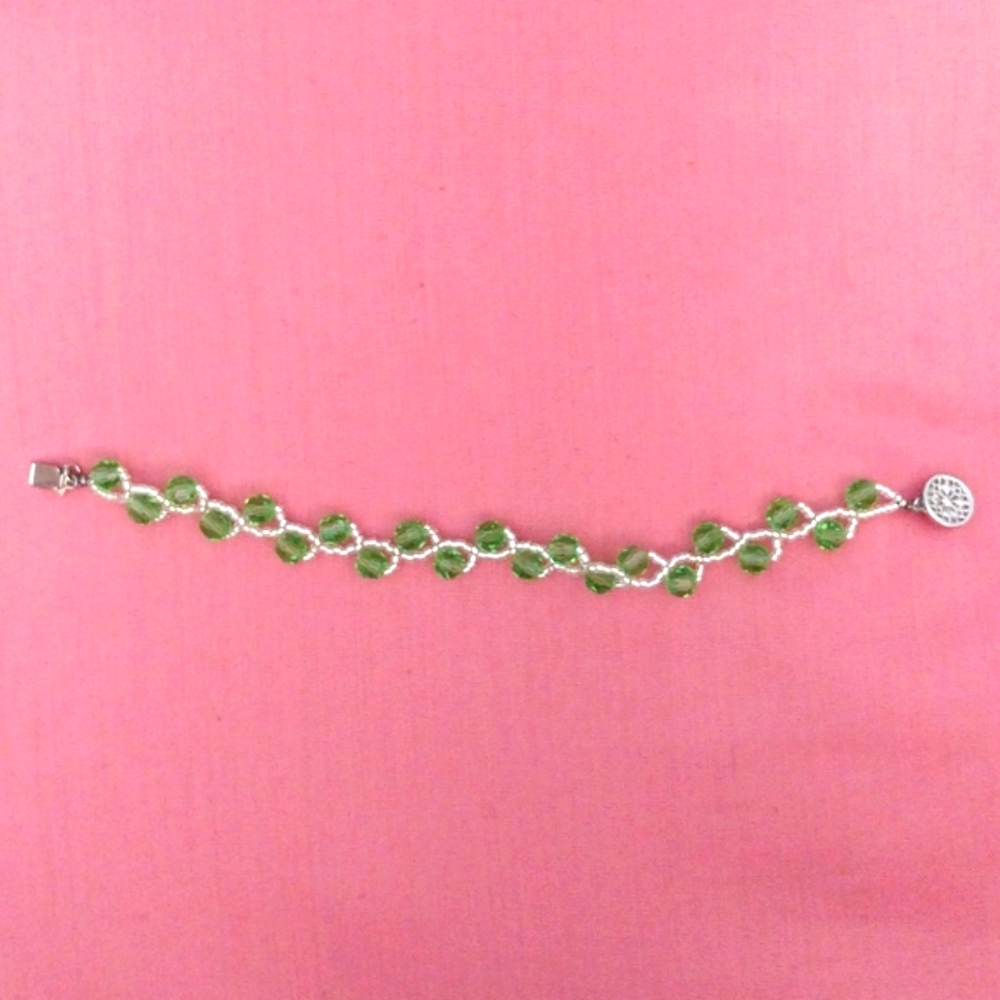 Elegant Green and Silver Bracelet